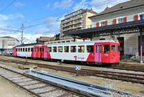 Bt 51 und BDe 4/4 15, beide ex. SZU, in Orbe, 13.02.2014.