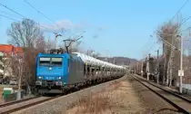 Am 14.02.2014 hat wieder 185 521-2, von der HGK, die Ehre den Ganzzug deutscher Automobile vom VW-Werk in Mosel zu transportieren. Hier bei der Durchfahrt in Zwickau Pölbitz.
