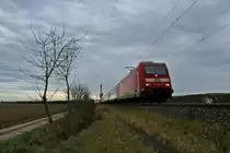 101 134-5 mit dem EC 9 von Hamburg-Altona nach Z�rich HB am Nachmittag des 06.01.14 s�dwestlich von H�gelheim.