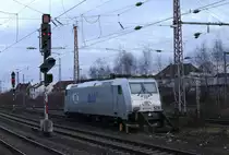 Am 10.02.2014 stand die 185562 der ITL und BLG Logistic auf dem Abstellgleis im
unteren Teil des Hauptbahnhof Osnabrück.