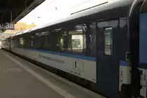 Restaurant Wagen der tschechischen Eisenbahn CD im Eurocity nach Brünn am 12.3.2014 im Hauptbahnhof von Stralsund.
Wagenbezeichnung: CZ-CD - 735488-91005-1 WRmz Restaurant