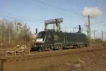 In der nördlichen Bahnhofseinfahrt des HBF Göttingen stand am 14.2.2018 der
MRCE Taurus ES 64 U2 - 033.