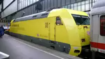 Am 6.6.12 stand die Zitrone alias 101 013 im Stuttgarter Hauptbahnhof.
Sie schob einen Intercity nach Frankfurt am Main. 