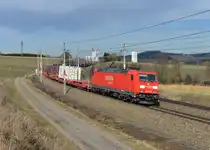 185 306 mit einem KLV am 08.02.2014 bei Haiding.