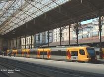 BR 3400 am 06.05.2003 in Porto Sao Bento, dem Stadtbahnhof von Porto. Hierher fahren nur Nahverkehrsz�ge aus Richtung Hauptbahnhof Campanha.