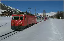 Der Glacier - Express 903 von St Moritz nach Zermatt bei Münster. Die Variante II zeigt den Zug bildfüllend, dafür tritt die Landschaft in den Hintergrund.
20. Feb. 2014