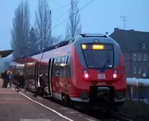 442 337-2 als S3 von Warnem�nde nach G�strow beim Fahrgastwechsel im S-Bahnhof Rostock-Holbeinplatz.28.02.2014 