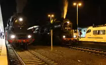 Nach dem spektakulären Feuerwerk an der Rheinpromenade nahe dem Deutschen Eck in Koblenz, ging es schnell zurück zum Bahnhof, wo 03 1010 schon mit unserem Sonderzug gen Heimat bereitstand. Nebenbei hatte sich auch noch 52 8134-0 mit einem weiteren Sonderzug dazu gesellt. Aufgenommen am 10.08.2013.