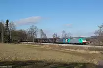 186 247 und 186 287 mit einem Güterzug am 28.02.2014 bei Aßling.