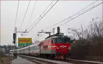SŽ 343-025 zieht EC158 'Croatia' durch Maribor-Tabor Richtung Wien. /3.3.2014