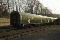 Lazarett Zug Wagen der Bundeswehr Dmz 518009-53001 am 7.3.2014 im Bahnhof
Osnabrück Piesberg. Der Wagen war zur Zeit des  Kalten Krieges  Teil eines 
Lazarett Zuges der Bundeswehr. Neben einigen anderen Wagen wurde er von den 
Osnabrücker Dampflok Freunden wieder äußerlich aufgearbeitet und in ihren 
Museum Bestand eingereiht. 