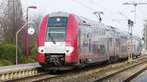 . Saarl�ndisch-luxemburgisches Bahnbildertreffen – Via P�tange ging unser kleiner Ausflug zur�ck nach Luxemburg Stadt, aber nicht ohne, dass im Bahnhof von P�tange noch der Triebzug Z 2221 abgelichtet werden konnte. Er verkehrte am 07.03.2014 als RE 86558 von Luxemburg Stadt nach Longwy (F). (Jeanny)