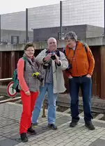 . Saarl�ndisch-luxemburgisches Bahnbildertreffen – Von Wasserbillig f�hrte unser Ausflug via Luxemburg Stadt nach Esch/Belval. Bei bestem Fr�hlingswetter waren schon so manche Aufnahmen entstanden und diese wurden im Bahnhof Belval Universit� von den BB Fotografen Ivie, Erhard und Hans in Augenschein genommen. 07.03.2014  (Jeanny)