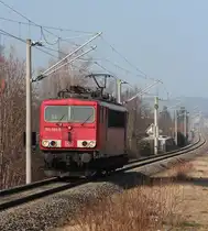 155 061-5 kommt am 08.03.2014 aus dem VW-Werk in Mosel durch Zwickau-Pölbitz gefahren. Sie hatte zuvor den GA 52813 nach Mosel gebracht.