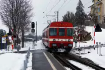 TRAVYS/PBr: Vom Val-de-Travers in das Vallée de Joux. Zur Zeit verkehrt der Schülerzug mit RBDe 567 315, B 503520-33301-7 und dem Abt 202 ex TRN/RVT. Der RBDe 567 315 noch mit dem alten RVT-Anstrich schiebt den Pendel weiter nach Le Pont. Die Aufnahme ist am 4. März 2014 in Le Lieu entstanden.
Foto: Walter Ruetsch