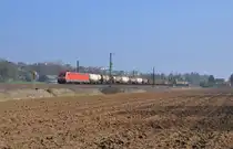 185 390 mit einem Mischer auf der KBS 750 Richtung Kornwestheim.Aufgenommen bei Ebersach an der Fils am 8.3.2014.