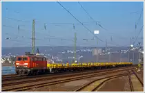 Die 218 261-6 der Bahnbau Gruppe (DB Gleisbau) fährt am 09.03.2014 mit einem Langschienenzug durch Koblenz-Ehrenbreitstein in Richtung Süden (Rheinaufwärts). 
 
Die Lok hat die NVRNummer 92 80 1 218 261-6-D-DBG