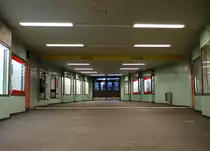 Schön gestaffelte Schalterhalle der Hamburger U-Bahnstation  Klosterstern . Erbaut in den 20er Jahren, 60 Jahre später rekonstruiert. 9.3.2014