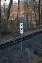 Hier wird zweimal gepfiffen.....Hinweis f�r den Lokf�hrer der Wei�eritztalbahn kurz vorm Bahn�bergang an der Talsperre Malter/Dippoldiswalde, 10.03.2014 17:21 Uhr