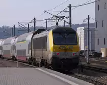 Um 15.35 Uhr schiebt CFL 3012 ihren RE Luxemburg - Rodange aus dem Bahnhof Belval-Université. Entstanden auf der Fototour mit Jeanny und Hans am 07.03.2014. 
Ligne 6f Esch-sur-Alzette - Pétange.