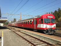 Leider immer weniger anzutreffen: Die RBDe 566 I Pendel, ex. RM bzw. ext EBT VHB SMB. Momentan wird in der Regel noch ein Umlauf auf den RE Solothurn-Burgdorf-Konolfingen-Thun mit diesen eleganten Pendeln gef�hrt. Im Bild steht der RE 3443 mit dem ABt 50 38 38-33 925-0 in Biberist Ost, 07.03.2014.