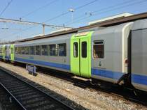 Zwei der RBDe 566I Zwischenwagen (B 502+B 503) wurden in die neue BLS Lackierung um gespritzt. Heute werden sie in RBDe 566 II Pendeln eingesetzt. So werden sie wahrscheinlich die RBDe 566I �berleben. Im Bild ist der B 50 85 29-35 503-6 in Lyss, 10.03.2014.