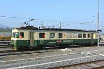 Die meisten dieser eleganten Triebwagen des Typs BDe sind inzwischen nicht mehr bei der SOB, im Linieneinsatz ist gar keiner mehr. Heute standen vor dem Depot in Samstagern die beiden bei der SOB verbliebenen Triebwagen, 058+059. Sie werden noch f�r Dienstz�ge verwendet. Im Bild rangiert der BDe 576 058-2, 14.03.2014.