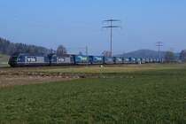 BLS: LKW WALTER-Zug mit Doppeltraktion 465 013 und 465 007 bei Bollodingen am 8. März 2013.
Foto: Walter Ruetsch  