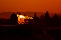 Der Sonne entgegen geht es für R8554 am Morgen des 12.03.2014 kurz nach dem Bahnhof Frauental Bad Gams in Richtung Groß St. Florian. Der Einsatz von Doppelstockzügen ist auf dem Wieser Ast im Regelfall auf je 2 Zugpaare pro Werktag beschränkt. Eines davon (R8567 Vorabends und eben R8554 am Morgen) wird von RTS 2016.906 bestritten. 