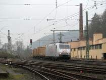 185 539-4 von TX Logistik zieht am 15. März 2014 einen Containerzug durch Kronach in Richtung Saalfeld.