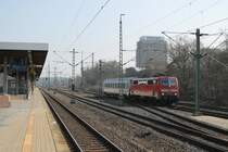 111 226 mit einzelnem IC-Wagen als PbZ 2484 von Nürnberg Rbf E nach Nürnberg Hbf hier im Bahnhof Nürnberg Frankenstadion. Das Foto entstand am 14.03.2014
