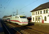 401 584 als ICE 77  Seppl Herberger  (Hamburg–Z�rich) am 30.12.1998 in Bienenb�ttel
