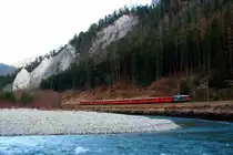 Der RE 1248 in der Ruinaulta zwischen Trin und Versam-Safien; 16.03.2014