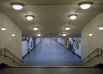 U-Bahn Hamburg- Rathaus  Underground: der Fußgängertunnel zur Station  Jungfernstieg . 12.3.2014