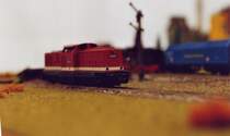 Modellbahn-Ausstellung des MEC Wismar anl��lich der Landesgartenschau 2002 in Wismar
Lz einer Diesellokomotive der Baureihe 110_025-4