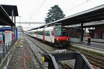 ABt 50 85 39-43 889-7 mit der S20 25639 bei Einfahrt in Locarno, 30.01.2014.