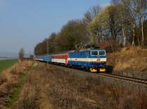 Die 362 130 mit einem R nach Pilsen am 29.03.2014 unterwegs bei Valy.