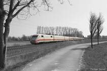 Kleine Farbspielerei: ICE 370 mit dem Ziel Berlin am 30.03.2014 bei Hecklingen