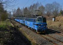 240 044 + 240 060 + 363 519 + 363 529 mit einem Kohlezug am 29.03.2014 bei Kynšperk nad Ohří.