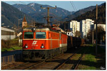Die beiden Sumsi´s, 1144 040 und 1144 043 fahren mit einem Erzzug in den Bahnhof Donawitz ein. Danke an den Vormelder :O)
29.3.2014