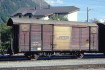 RhB - Gb 5810 am 31.08.1993 in Samedan - Gedeckter G�terwagen 2-achsig mit 1 offenen Plattform - Baujahr 1914 - SIG - Gewicht 7,46t - Zuladung 15,00t - L�P 8,54m - zul�ssige Geschwindigkeit Aufkleber 70 km/h - �2=14.07.1987 - Lebenslauf: exBB K 222 - 1942 RhB K 5417 - 1965a - 1967 K� 5810 - 1969 Gb 5810 - 12/1996 Abbruch.
