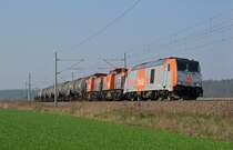 246 001 führte am 30.03.14 neben ihrem Kesselwagenzug noch zwei V 100 durch Burgkemnitz Richtung Wittenberg. Bei den Wagenloks handelt es sich um V160.8(203 616) und V 160.6(203 144).