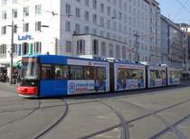 Eine Bahn des Typs GT8N als Linie 10 Sebaldsbrück am Hauptbahnhof, 29.03.14