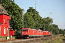185 271 am 18.7.13 mit einem Lokzug in Ratingen-Lintorf.