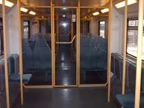 Der Unterdeck eines ex DR Dostos in der 2.Klasse. Auch hier musste ich das Blitzlicht verwenden, ansonsten w�rde das Bild verschwommen sein.