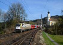 470 010 mit einem REX nach Linz bei Wernstein am Inn.
