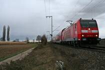 146 109-4 mit einer RB nach Neuenburg (Baden) am Nachmittag des 28.02.14 bei der Einfahrt in den Bahnhofsbereich von Mllheim (Baden).