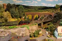 Langsame Fahrt über die Baustelle  Waldschluchtbrücke 

Anlage  Von Birkenthal nach Waldaue, Spur TT
Datum:13.04.2014