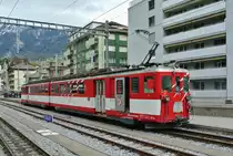 Abschiedsfahrt des letzten MGB ABDeh 8/8; die Talfahrt: Nachdem der Triebwagen 2042 in Brig angekommen ist, f�hrt er nun ins Depot, 12.04.2014. 