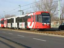 Ein Wagen vom Typ K5000 auf der Linie 19 am 01.12.2006. Beim Verlassen der M�lheimer Br�cke geht es in die M�lheimer U-Bahn.